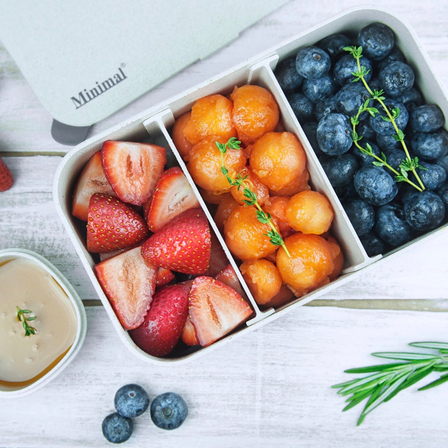 minimal natural bento box